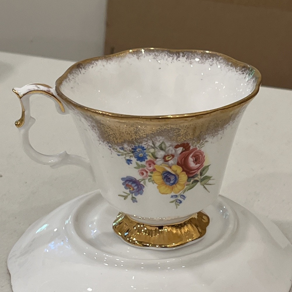 Vintage royal albert gold crest bone China England cabbage rose tea cup Saucer - Picture 8 of 11
